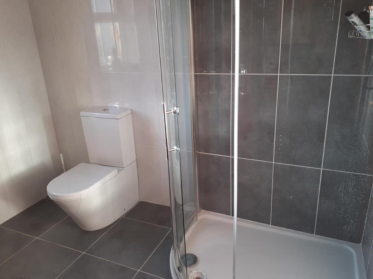 Private Room In Superb House Bed 1 Nobber Ngoại thất bức ảnh